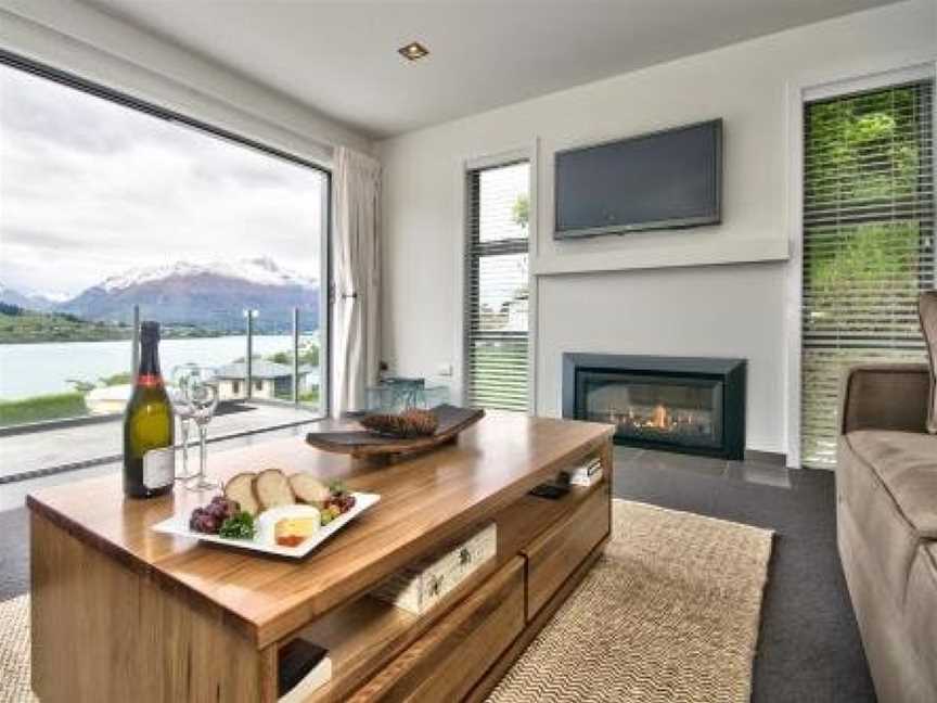 Lake Views on De La Mare - Queenstown Holiday Apartment, Argyle Hill, New Zealand