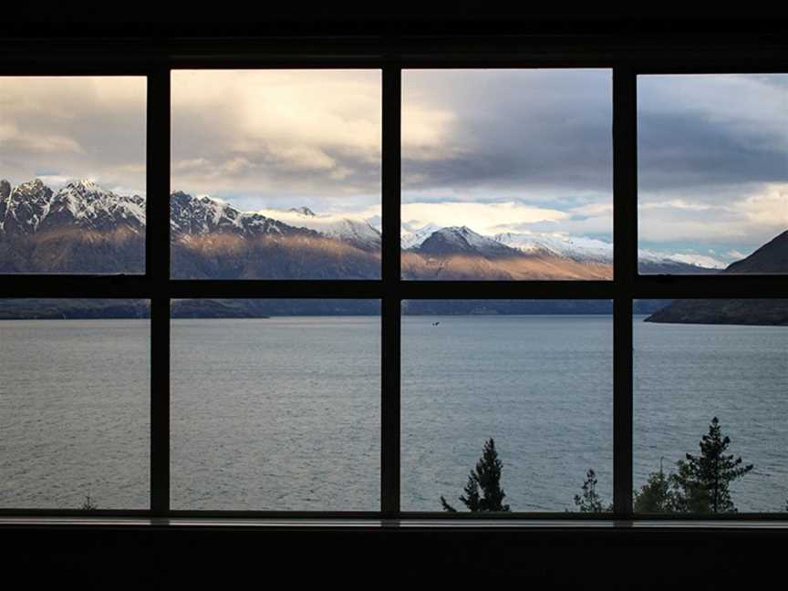 Luxury 4 Bedroom Villa with Majestic views of Lake Wakatipu, Villa Queenstown 1020, Argyle Hill, New Zealand