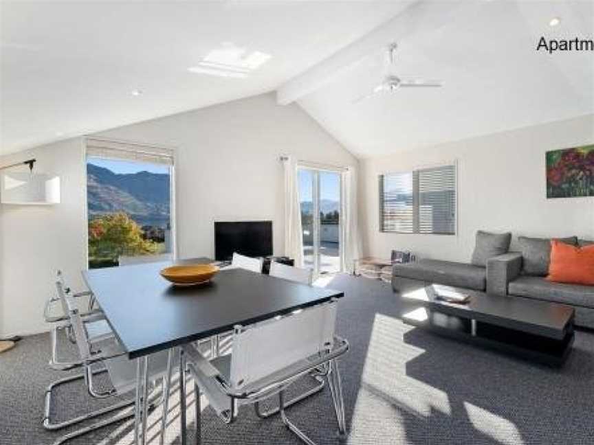 Stylish apartment, Lake Wanaka views, Wanaka, New Zealand