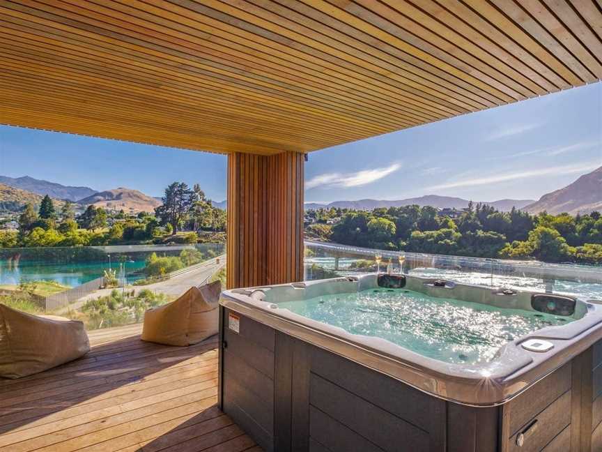 Lakes Edge Oasis  Three Bedroom  Hot Tub  NEW!, Argyle Hill, New Zealand