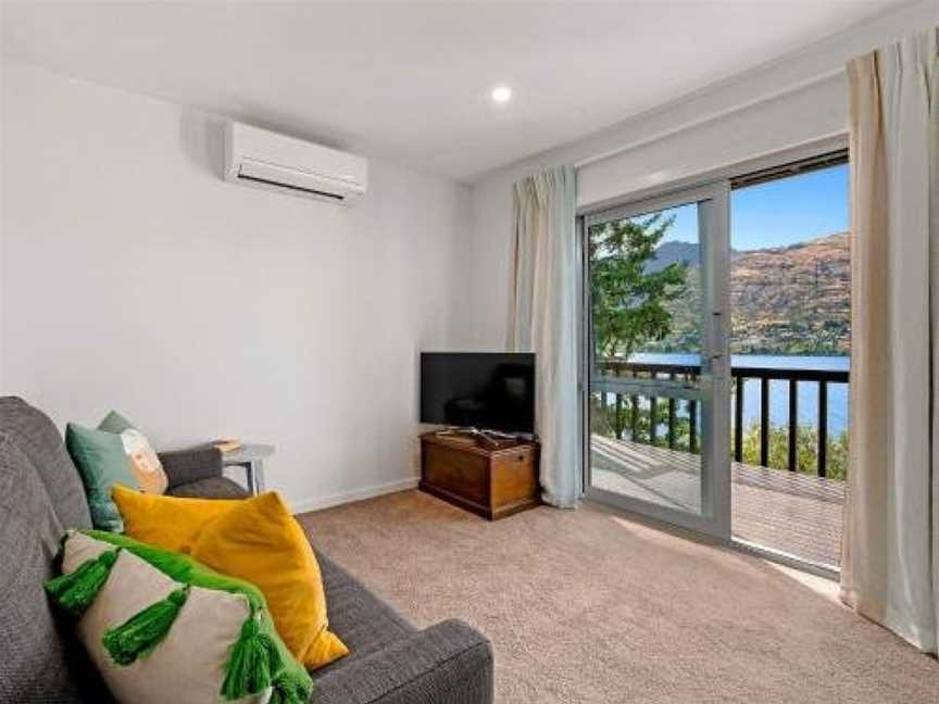 Queenstown Lakefront 1 Bed, Argyle Hill, New Zealand