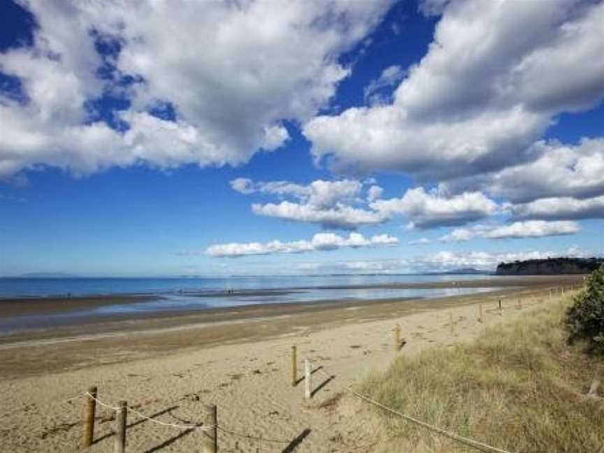 Northshore Cliff-Top Hideaway, Expansive Sea Views, Whangaparaoa, New Zealand