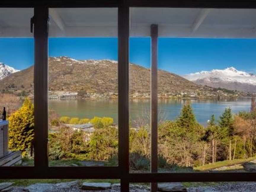 Queenstown Memory Making Magic for up to 8 Staying, Argyle Hill, New Zealand