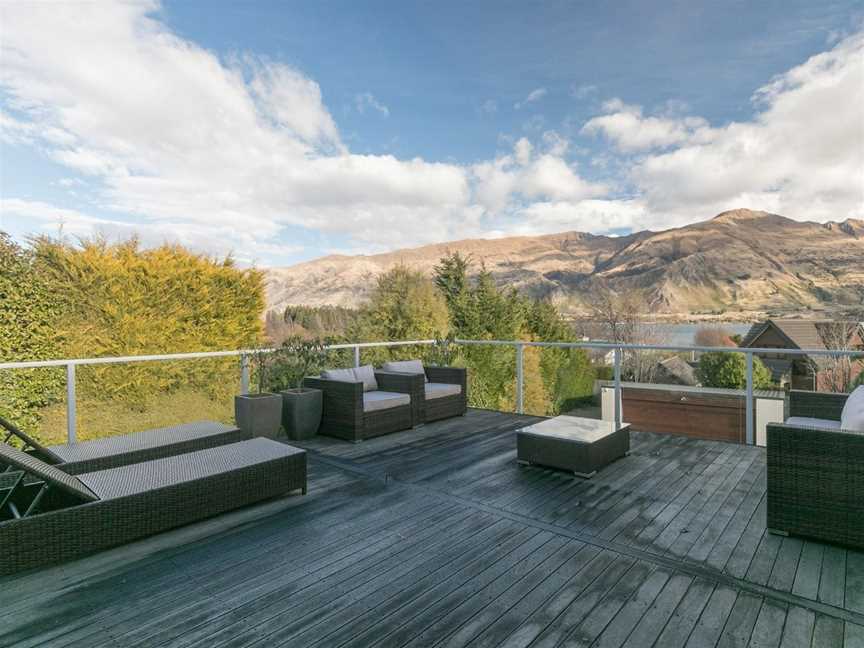 Roys Peak View - Sleeps 8 - Lake View, Wanaka, New Zealand