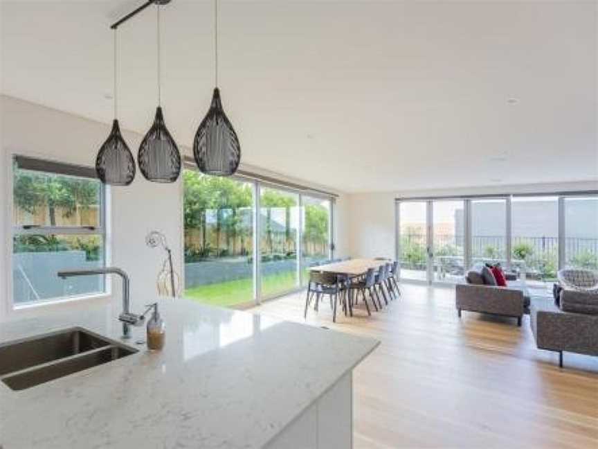 Spacious High Spec Executive Home GARAGE!, Eden Terrace, New Zealand