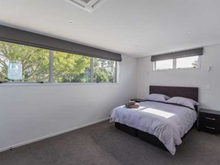 Spacious High Spec Executive Home GARAGE!, Eden Terrace, New Zealand