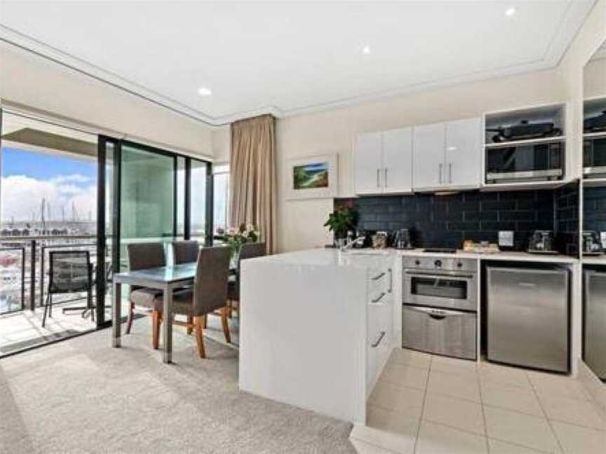 Sunny & sophisticated with stunning Viaduct views, Eden Terrace, New Zealand