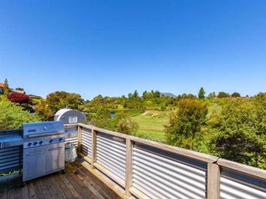 The Blue Barn - Taupo Holiday Home, Taupo, New Zealand