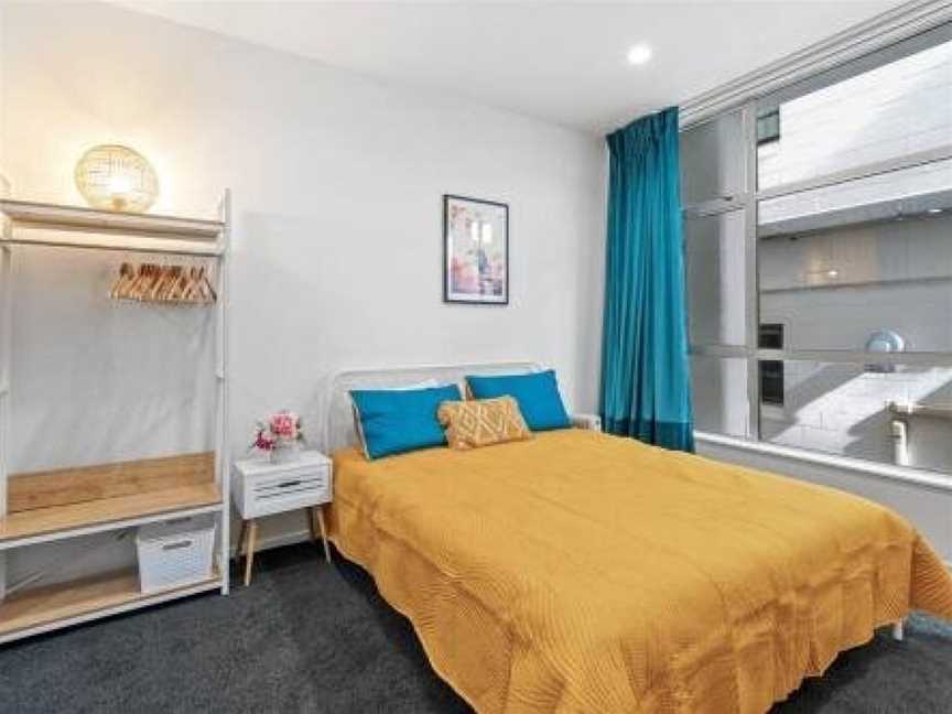 Colourful Central Studio with Kitchenette and Laundry, Eden Terrace, New Zealand