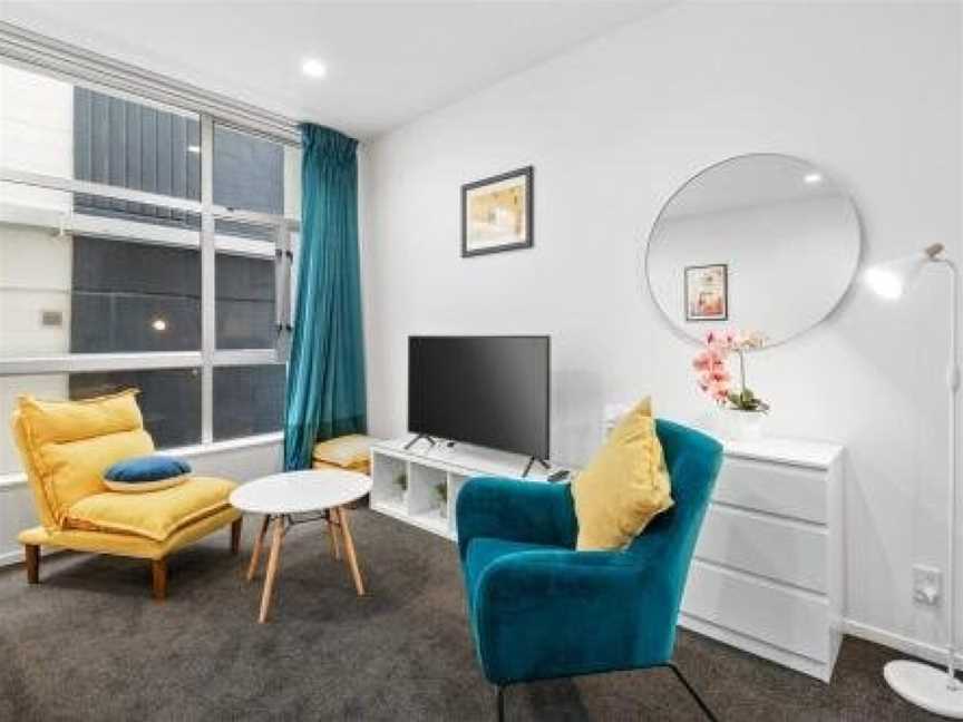 Colourful Central Studio with Kitchenette and Laundry, Eden Terrace, New Zealand