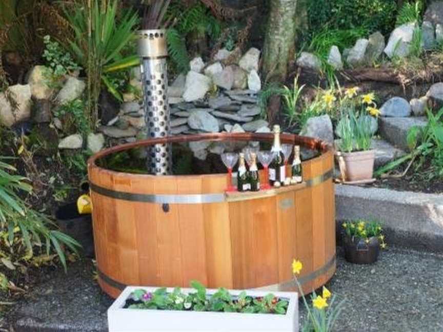 House with a view lots of space and a hot tub, Greymouth, New Zealand