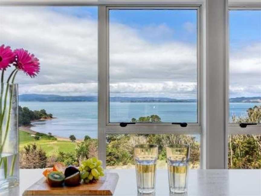 Woodside Bay Cottage - Waiheke Holiday Home, Waiheke Island (Suburb), New Zealand