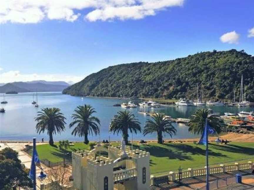 Luxury Waterfront Apartment - Abode No 1, Picton, New Zealand