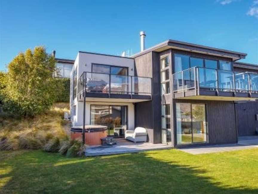 Picture Perfect - Wanaka Holiday Home, Wanaka, New Zealand