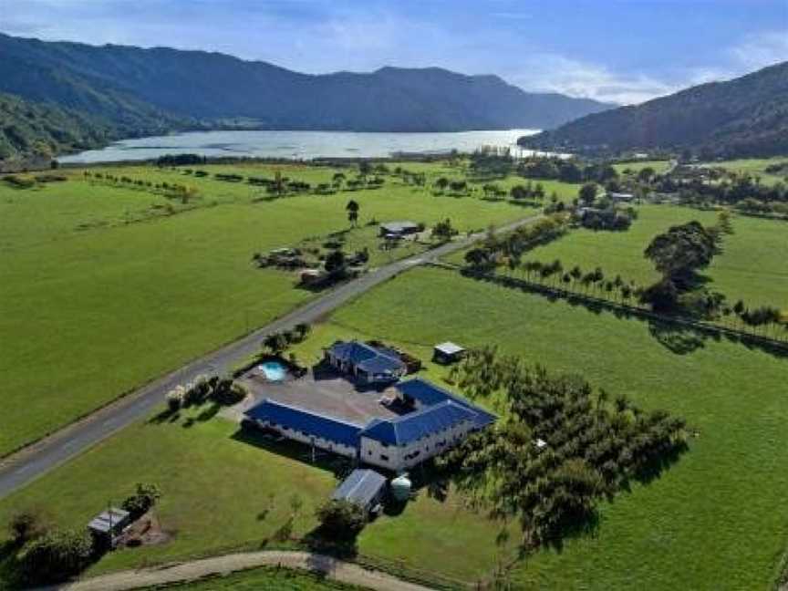 Linkwater 11 - Marlborough Sounds Holiday Unit, New Zealand