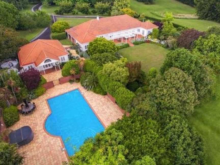 Substantial Countryside Home - Pool - Gardens, Papakura, New Zealand