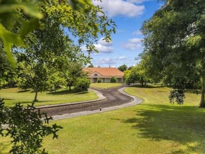 Substantial Countryside Home - Pool - Gardens, Papakura, New Zealand