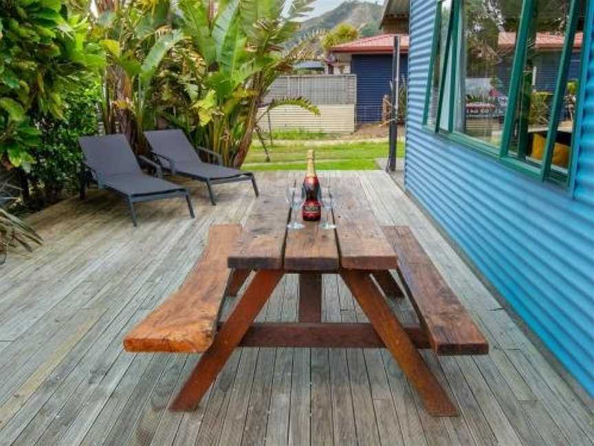 Beachside Bach - Ligar Bay Holiday Home, East Takaka, New Zealand