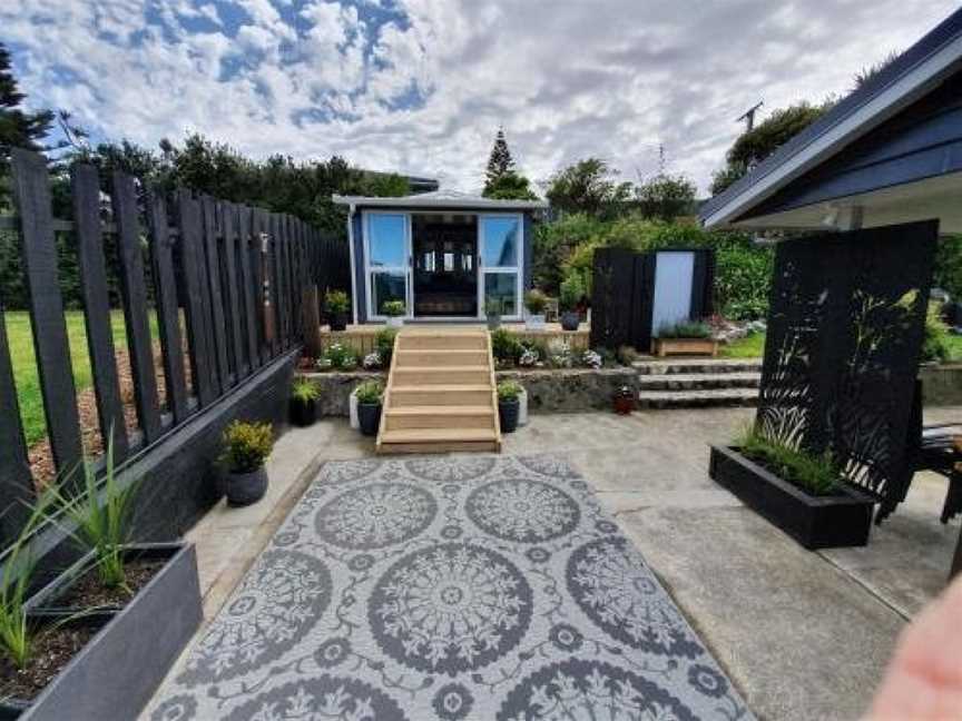 The Beach Pod - at Raumati Beach on the Kapiti Coast, Paraparaumu, New Zealand