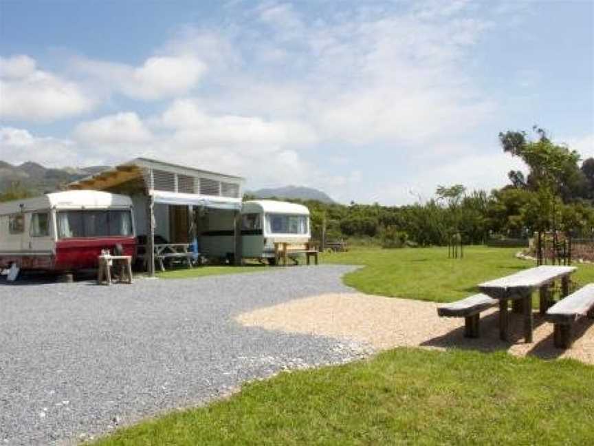 The Woolshed Caravans, East Takaka, New Zealand