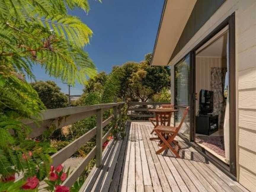 Jacaranda Lodge - Whangamata Unit, Whangamata, New Zealand