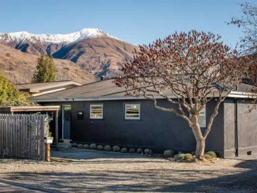 Pinot Cottage, Wanaka, New Zealand