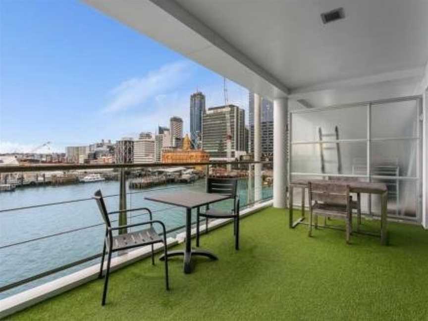 Newly refurbished waterfront apartment! 3320, Eden Terrace, New Zealand