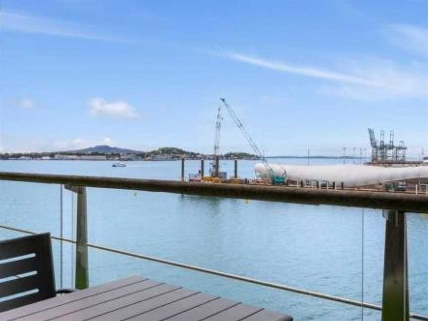 Newly refurbished waterfront apartment! 3320, Eden Terrace, New Zealand