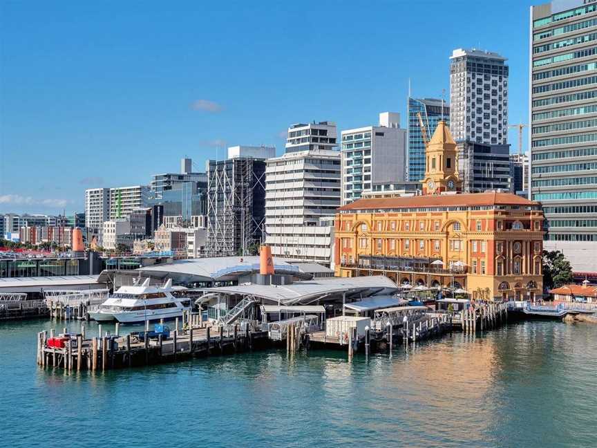 Stunning Harbour & City View Studio l AIRCON & WIFI, Eden Terrace, New Zealand