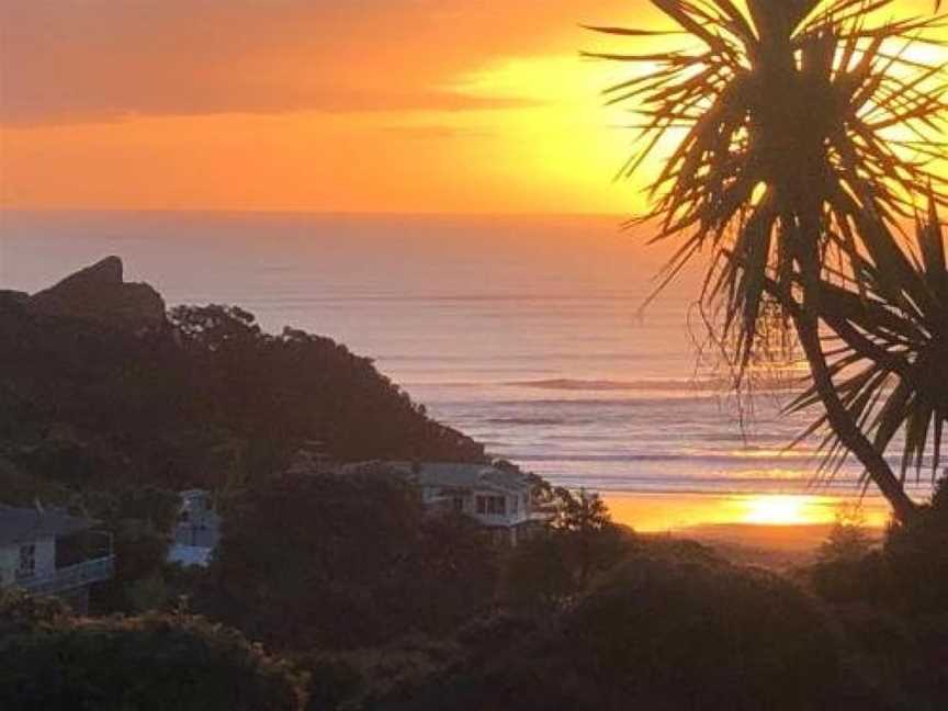 Seaview, Sun and Surf - Piha Holiday Home, Piha, New Zealand