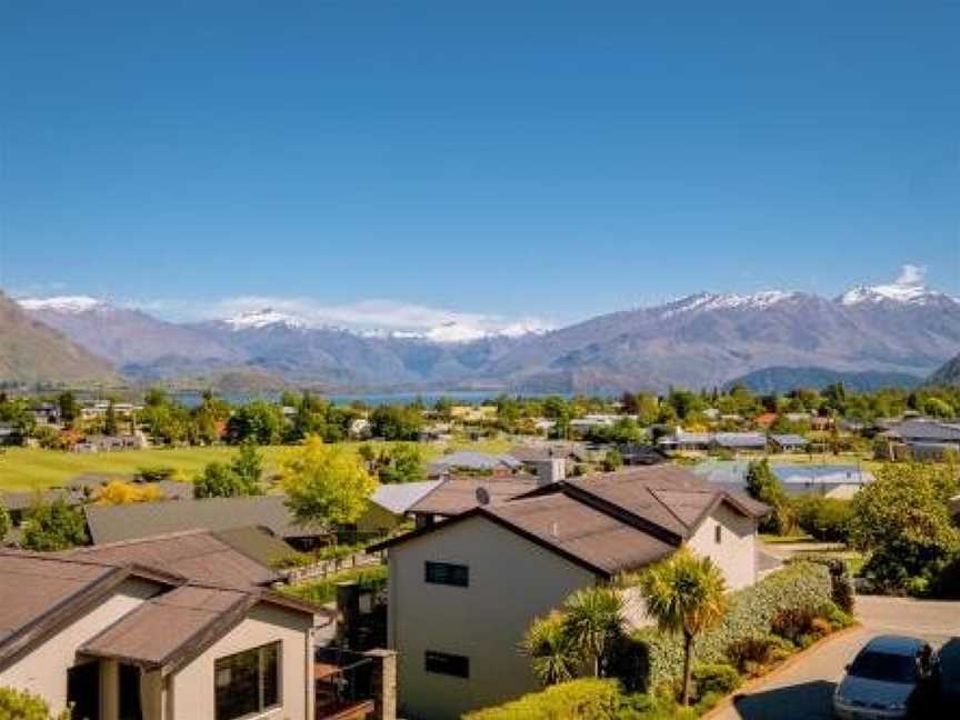 Kings View - Wanaka Holiday Home, Wanaka, New Zealand