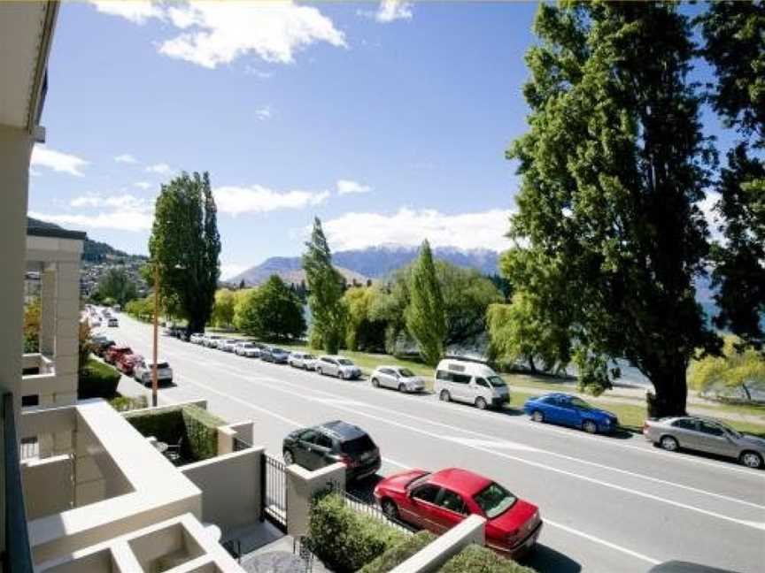 Lake Residence - Queenstown Holiday Apartment, Argyle Hill, New Zealand