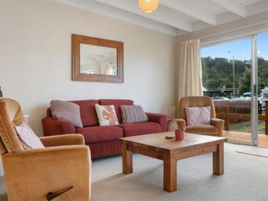 Clara's Togs and Towels - Waihi Accommodation - Bachcare NZ, Waihi Beach, New Zealand