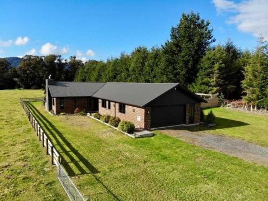 Pinetree Lodge - Ohakune Holiday Home, Ohakune, New Zealand