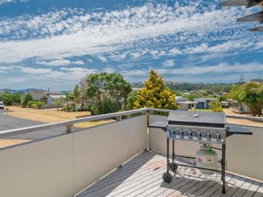 The Black Shack - Cooks Beach Holiday Home, Hahei, New Zealand