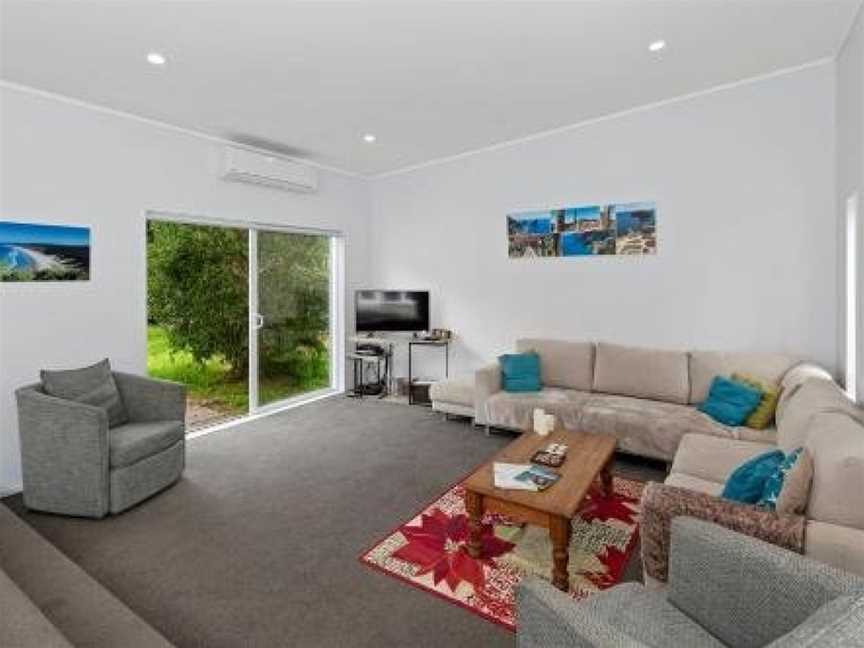 Pohutukawa Peace - Mangawhai Holiday Home, Mangawhai, New Zealand