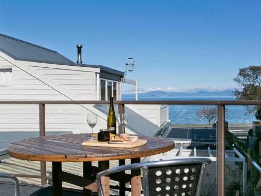 Lake Terrace Townhouse - Taupo Holiday Unit, Taupo, New Zealand