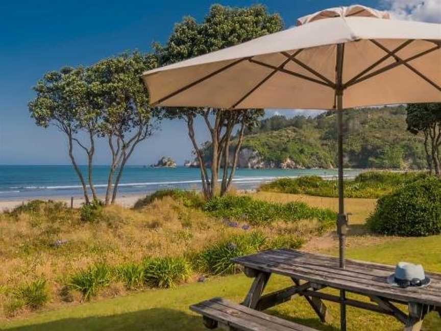 Beachfront Beauty - Whangamata Beachfront Holiday Home, Whangamata, New Zealand