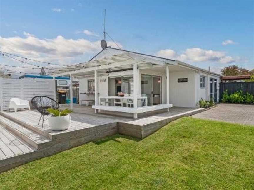 The Weka Bach - Whangamata Holiday Home, Whangamata, New Zealand