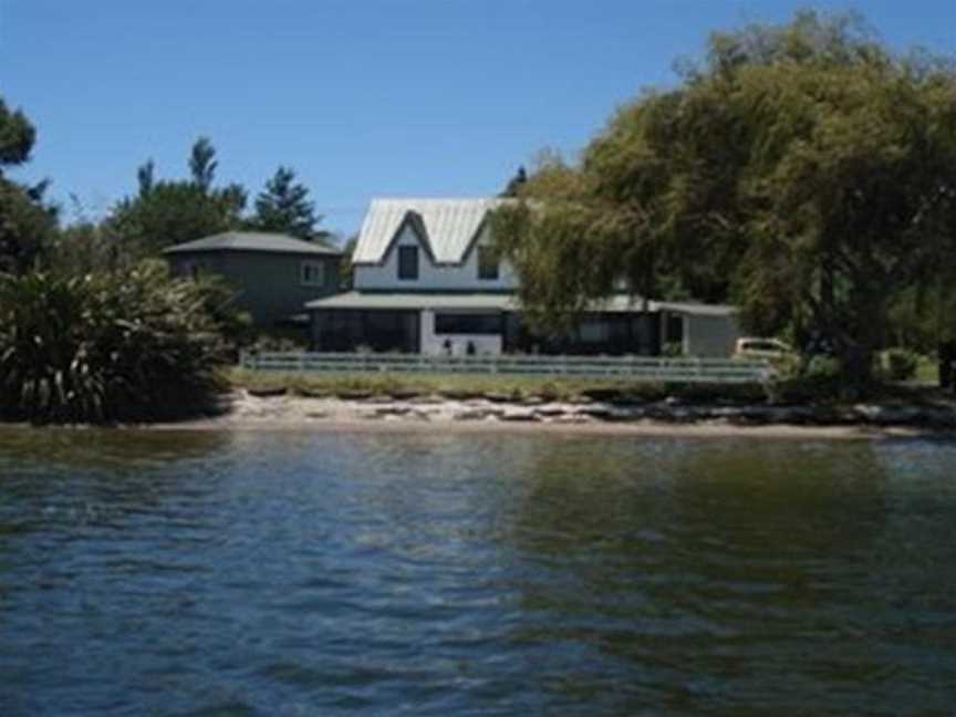 Rising Trout B&B, Mourea, New Zealand