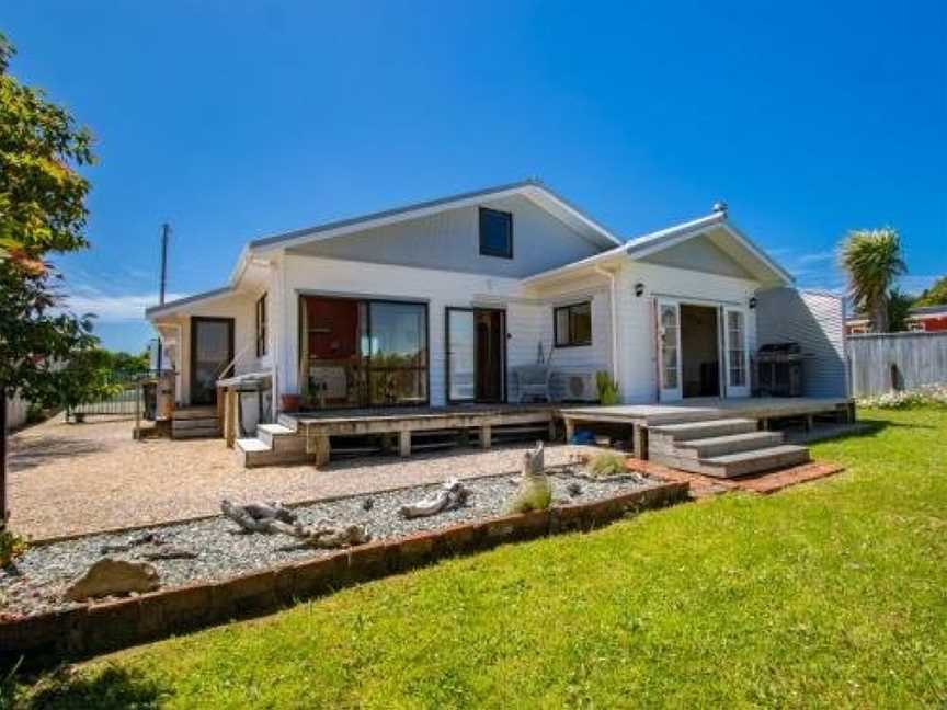 The Old Bakery - Collingwood Holiday Home, Golden Bay, New Zealand