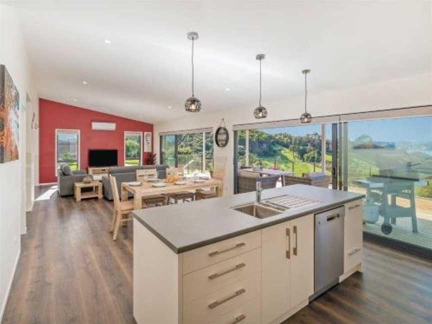 Peace and Paradise - Whitianga Holiday Home, Whitianga, New Zealand