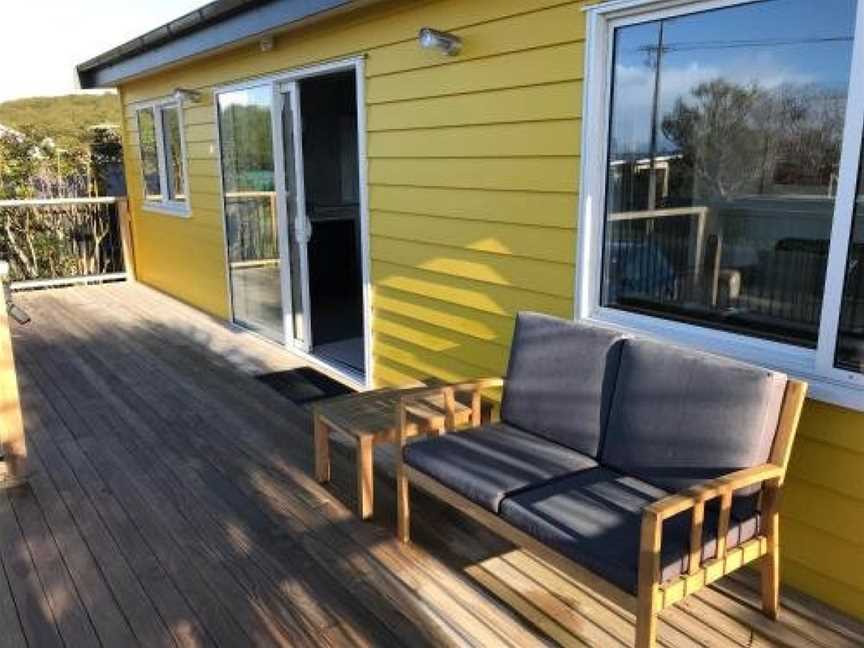 The Yellow House, Kaka Point, New Zealand