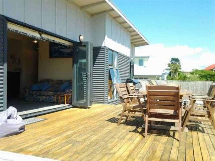 Puka Bach - Matarangi Holiday Home, Matarangi, New Zealand