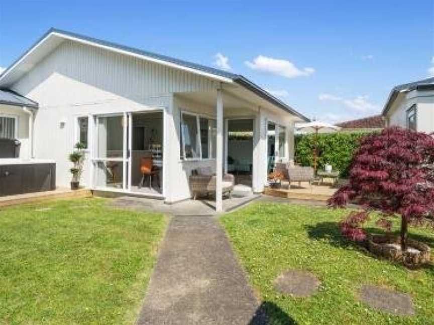 The Little Blue House - Half Moon Bay Holiday Home, Pakuranga Heights, New Zealand