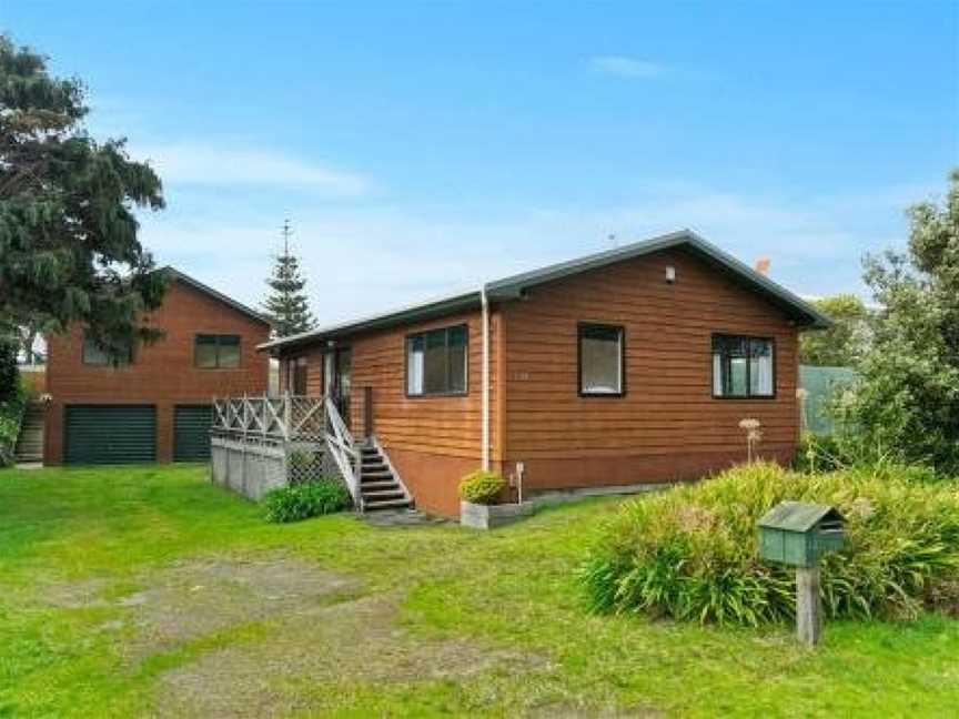 Heperi Haven - Waikanae Beach Holiday Home, Paraparaumu, New Zealand