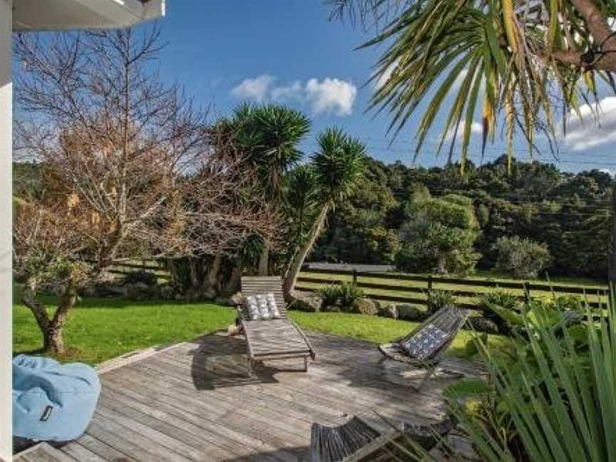 Sandy Bay Hideaway - Sandy Bay Holiday Home, Ngunguru, New Zealand