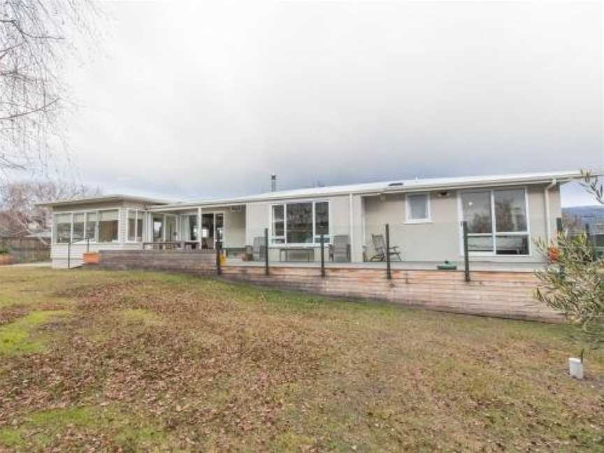 Southern Lakes Base - Wanaka Holiday Home, Wanaka, New Zealand