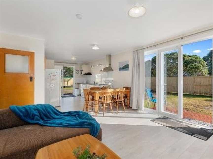 Turf n Surf - Ruakaka Holiday Home, Ruakaka, New Zealand