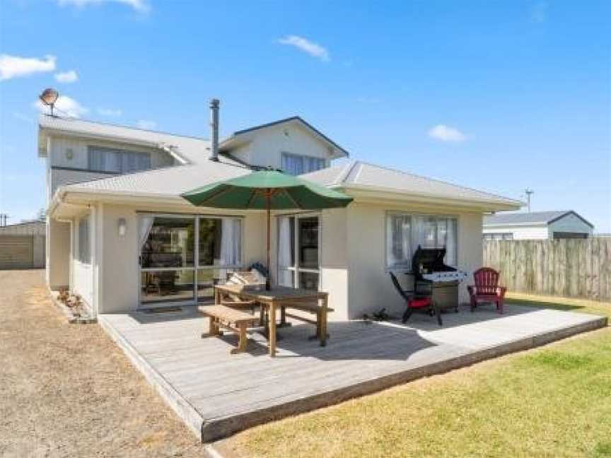 Hunia Haven - Himatangi Beach Holiday Home, Himatangi, New Zealand